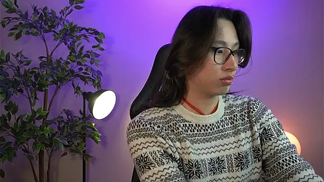 Snapshot of SrLuis18 chatting on December 1, 2024, 11:21 pm SrLuis18 online show from December 1, 2024, 11:21 pm