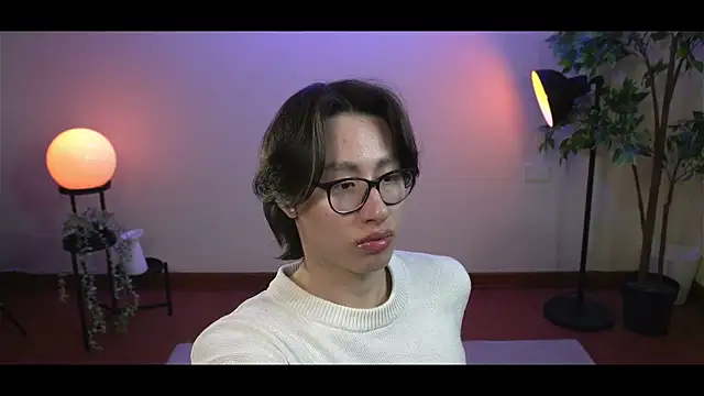 Snapshot of SrLuis18 chatting on February 17, 2025, 10:05 pm SrLuis18 online show from February 17, 2025, 10:05 pm