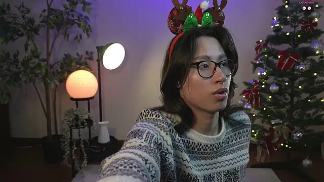 Snapshot of SrLuis18 chatting on December 25, 2024, 7:46 am SrLuis18 online show from December 25, 2024, 7:46 am