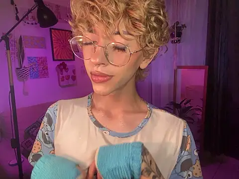 lyamthommpson online show from March 18, 2026, 8:32 pm