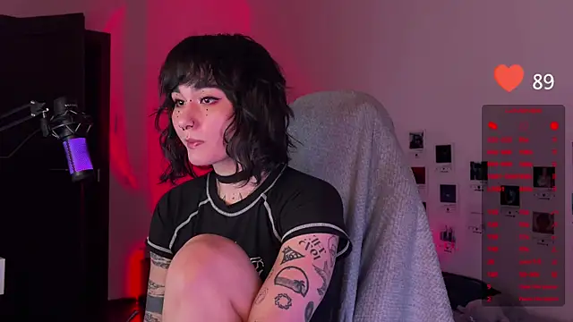 deadlysweet online show from January 10, 2025, 11:18 pm