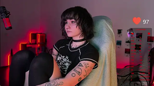 deadlysweet online show from February 24, 2025, 12:09 am