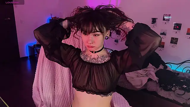 deadlysweet online show from March 3, 2026, 4:19 am