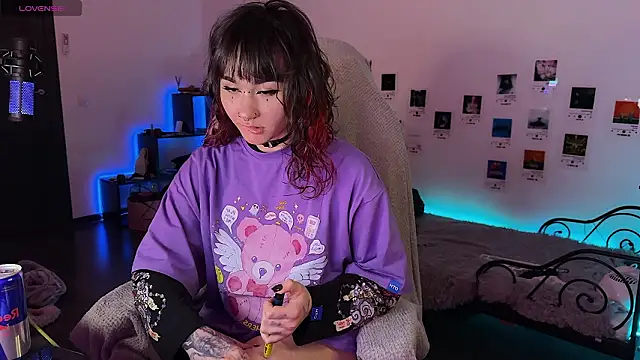 deadlysweet online show from March 16, 2026, 3:25 am