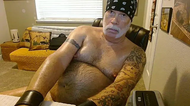 musclebearnips online show from May 28, 2026, 4:57 pm