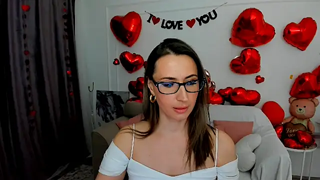 Snapshot of PassionGlow chatting on February 13, 2026, 3:28 am PassionGlow online show from February 13, 2026, 3:28 am