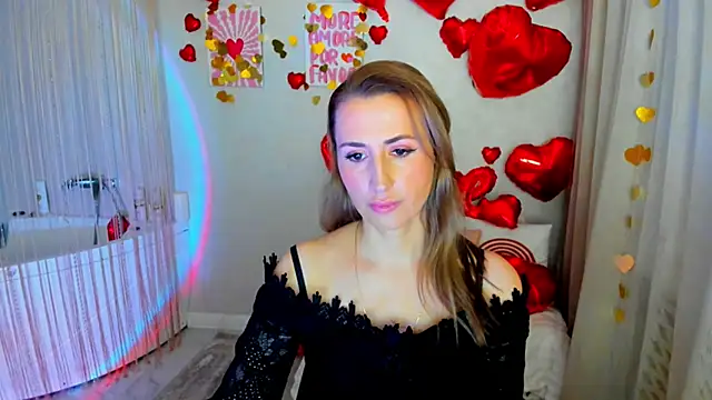 Snapshot of PassionGlow chatting on February 4, 2026, 3:23 am PassionGlow online show from February 4, 2026, 3:23 am