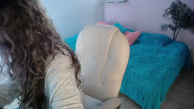 Paula Paz online show from November 19, 2025, 2:50 pm