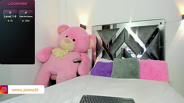 Snapshot of Emma_jamess chatting on February 4, 2025, 10:24 pm Emma jamess online show from February 4, 2025, 10:24 pm