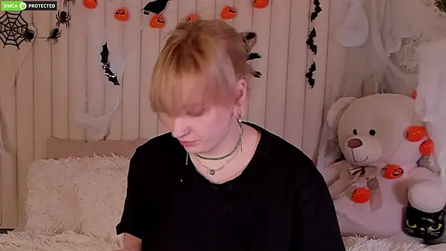 RachelCart online show from October 15, 2025, 3:05 am