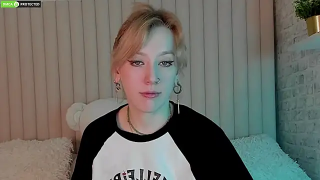 RachelCart online show from November 25, 2025, 3:07 am