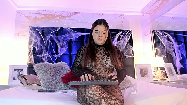 EVELIN MASON online show from October 11, 2025, 10:11 pm