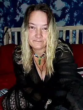 GingerKtm21 online show from January 11, 2026, 8:27 pm