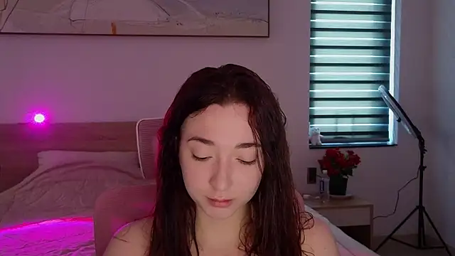 Snapshot of YasmineWest chatting on May 10, 2026, 4:49 am YasmineWest online show from May 10, 2026, 4:49 am