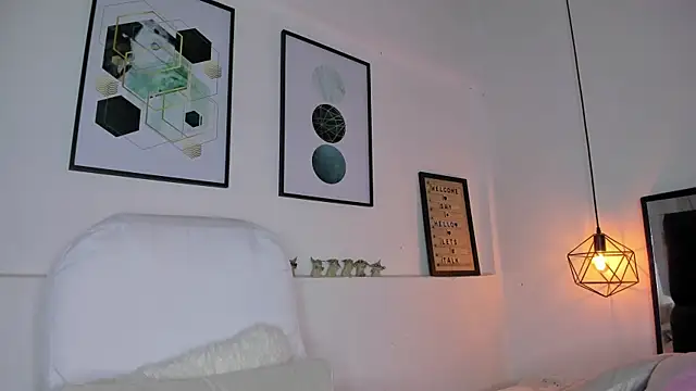 amysc online show from April 17, 2026, 12:08 pm