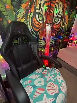 fatfabulous1981 online show from March 11, 2025, 11:47 pm