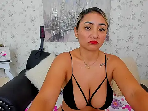 milf bigass  online show from February 2, 2026, 12:37 pm
