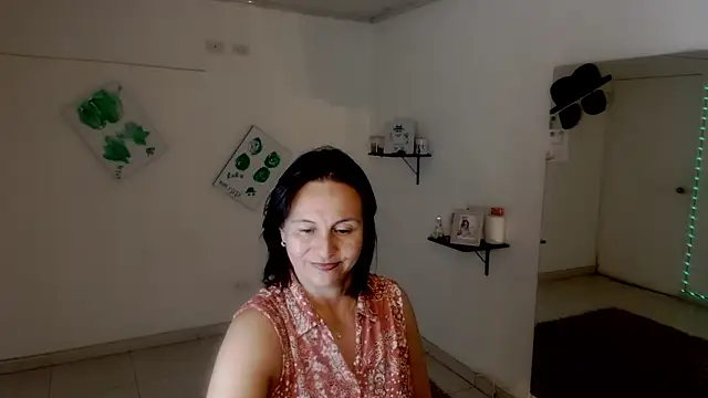 lollita 23  online show from November 17, 2025, 8:57 pm