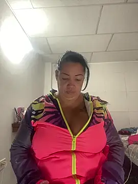 CamelliaLong online show from April 14, 2026, 8:25 pm