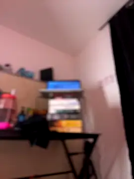 JulianaCastillo online show from December 3, 2025, 9:31 am