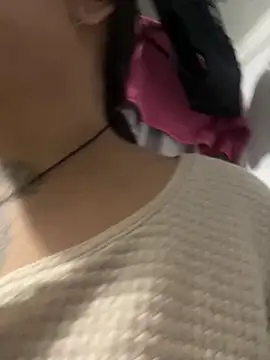 JulianaCastillo online show from November 1, 2025, 9:25 am