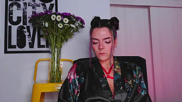 purple em69 online show from October 15, 2025, 6:54 am