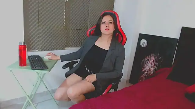 Noamartin  online show from May 22, 2026, 2:42 am