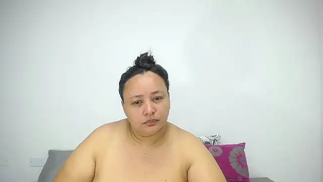 CrushOnMe  online show from May 16, 2026, 12:53 am