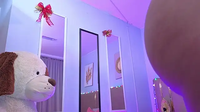 sarah cruzz  online show from January 10, 2026, 11:33 pm