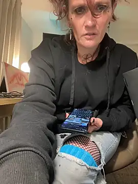 renegade vyxxen online show from March 23, 2025, 5:54 am