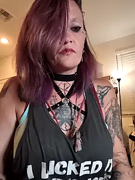 renegade vyxxen online show from March 5, 2026, 9:06 am