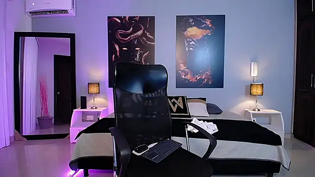 JasmineCampbell  online show from September 15, 2025, 10:43 pm