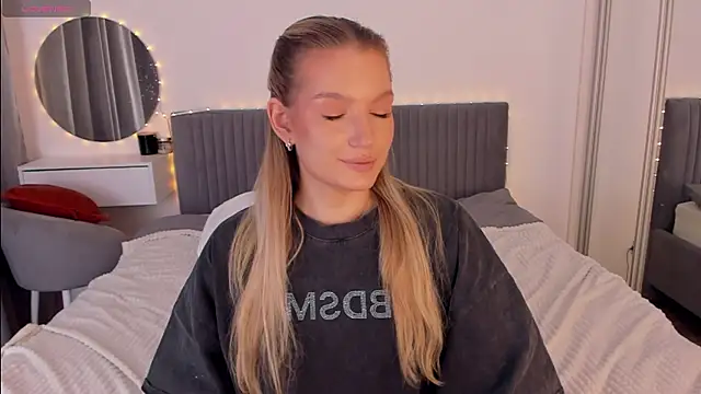 CassieRayss online show from January 8, 2026, 12:33 pm