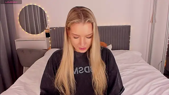 CassieRayss online show from March 10, 2026, 11:36 am