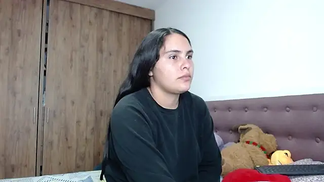 Snapshot of CleoAndAshley chatting on March 5, 2025, 10:21 pm CleoAndAshley online show from March 5, 2025, 10:21 pm