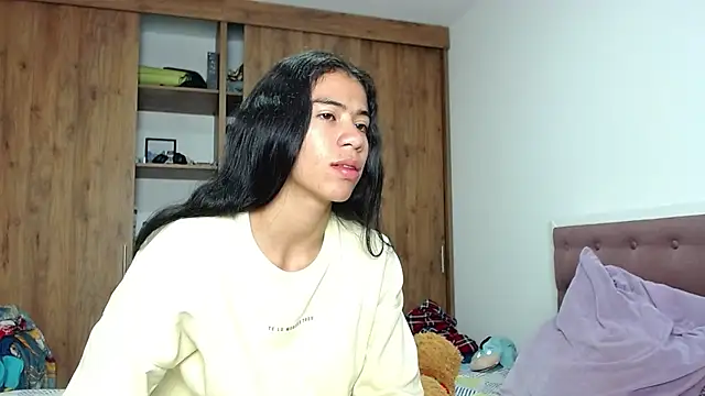 Snapshot of CleoAndAshley chatting on March 6, 2025, 2:51 am CleoAndAshley online show from March 6, 2025, 2:51 am