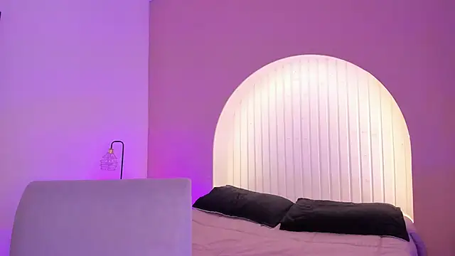 martina duque  online show from April 10, 2026, 5:31 pm