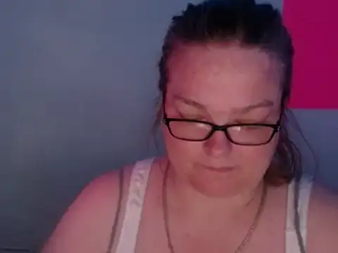 SexyWhiteChocolate online show from September 28, 2025, 6:04 pm