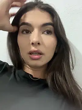 Coralinee 01 online show from February 21, 2026, 1:29 am