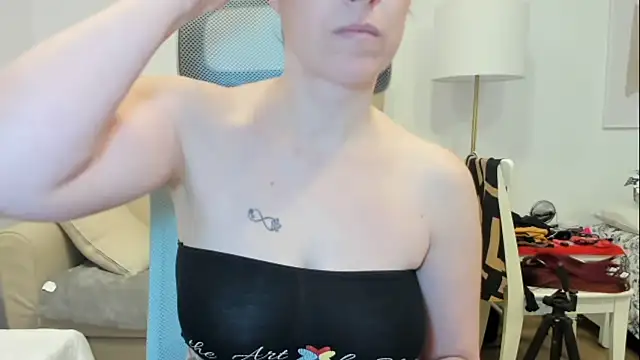 emmita69  online show from March 15, 2026, 5:47 am