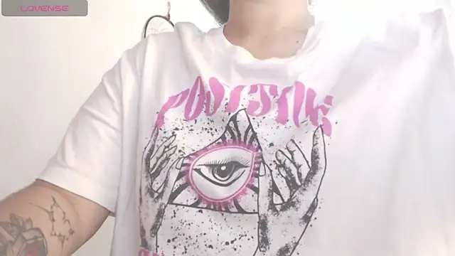 Amara18  online show from April 12, 2026, 6:11 pm