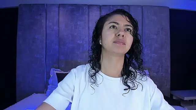 Amareto  online show from May 12, 2026, 12:22 pm