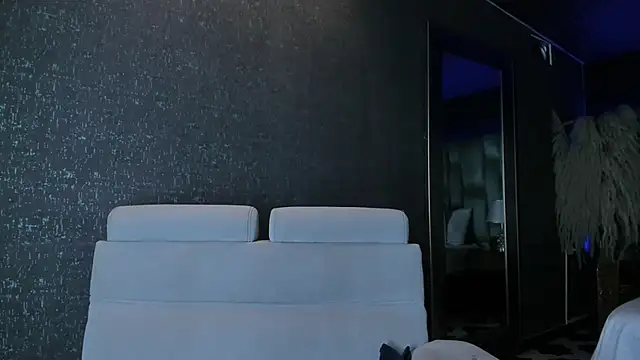 Amareto  online show from November 15, 2025, 9:41 pm