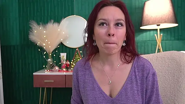 HaileyMoonn online show from December 23, 2025, 4:12 am