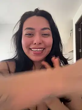 PetitLumiere online show from February 17, 2025, 9:00 pm