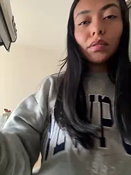 PetitLumiere online show from February 7, 2025, 1:11 pm