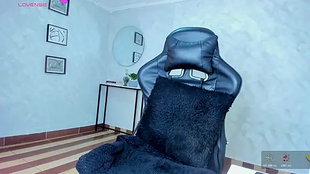 deyy madissonn online show from February 2, 2026, 8:19 pm