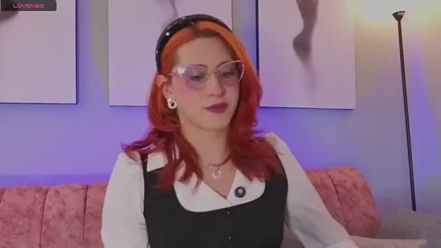 Juliana Saenzz online show from October 11, 2025, 5:14 pm