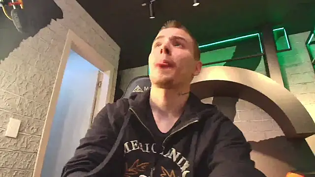Snapshot of JordanThompson_ chatting on October 21, 2025, 11:09 am JordanThompson online show from October 21, 2025, 11:09 am