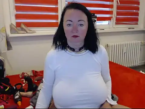 Snapshot of Alexie33 chatting on March 9, 2025, 11:47 am Alexie33 online show from March 9, 2025, 11:47 am
